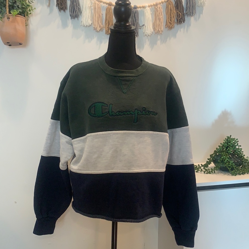 Vintage 90s champion made in the USA cropped pullover crewneck sweatshirt